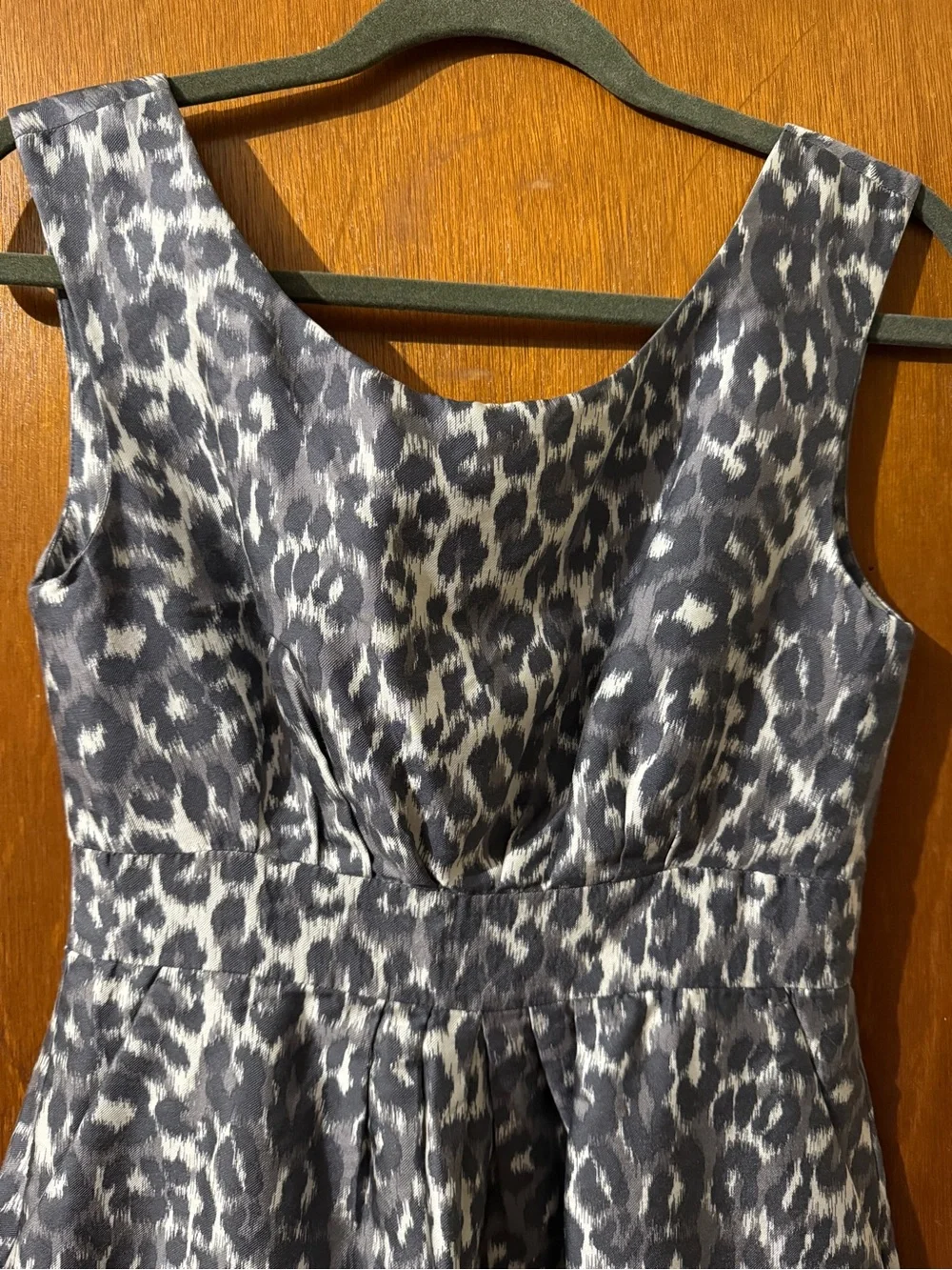 EUC Kate Spade Sleeveless Grey Leopard Print Fit & Flare Dress - Size 6